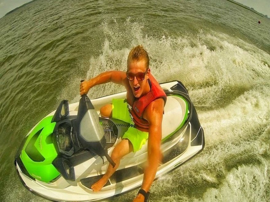 Under The Bridge Watersports - Jet Ski & Pontoon Boat Rentals