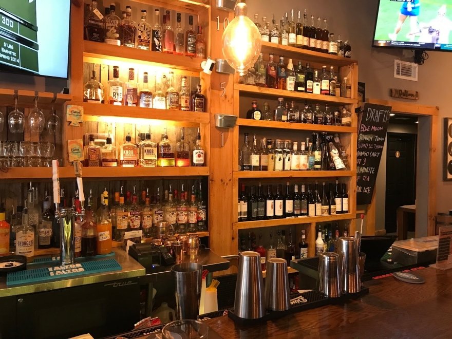 Oaked 110 Whiskey & Wine Bar