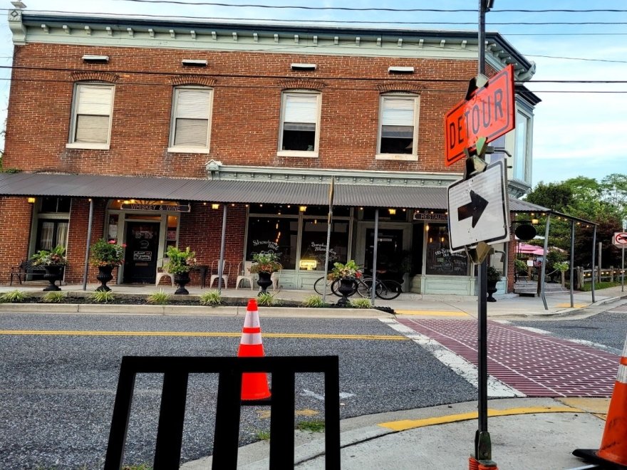 Oaked 110 Whiskey & Wine Bar